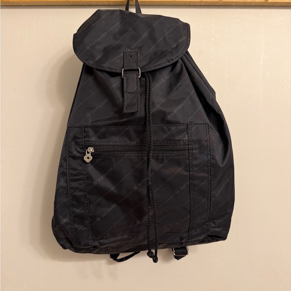 Vintage Samsonite Black Backpack with Zippered Pocket